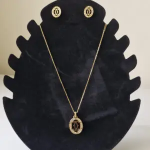 crossed shaped necklece