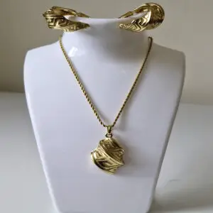 Pearl Gold Earrings & Necklace Set